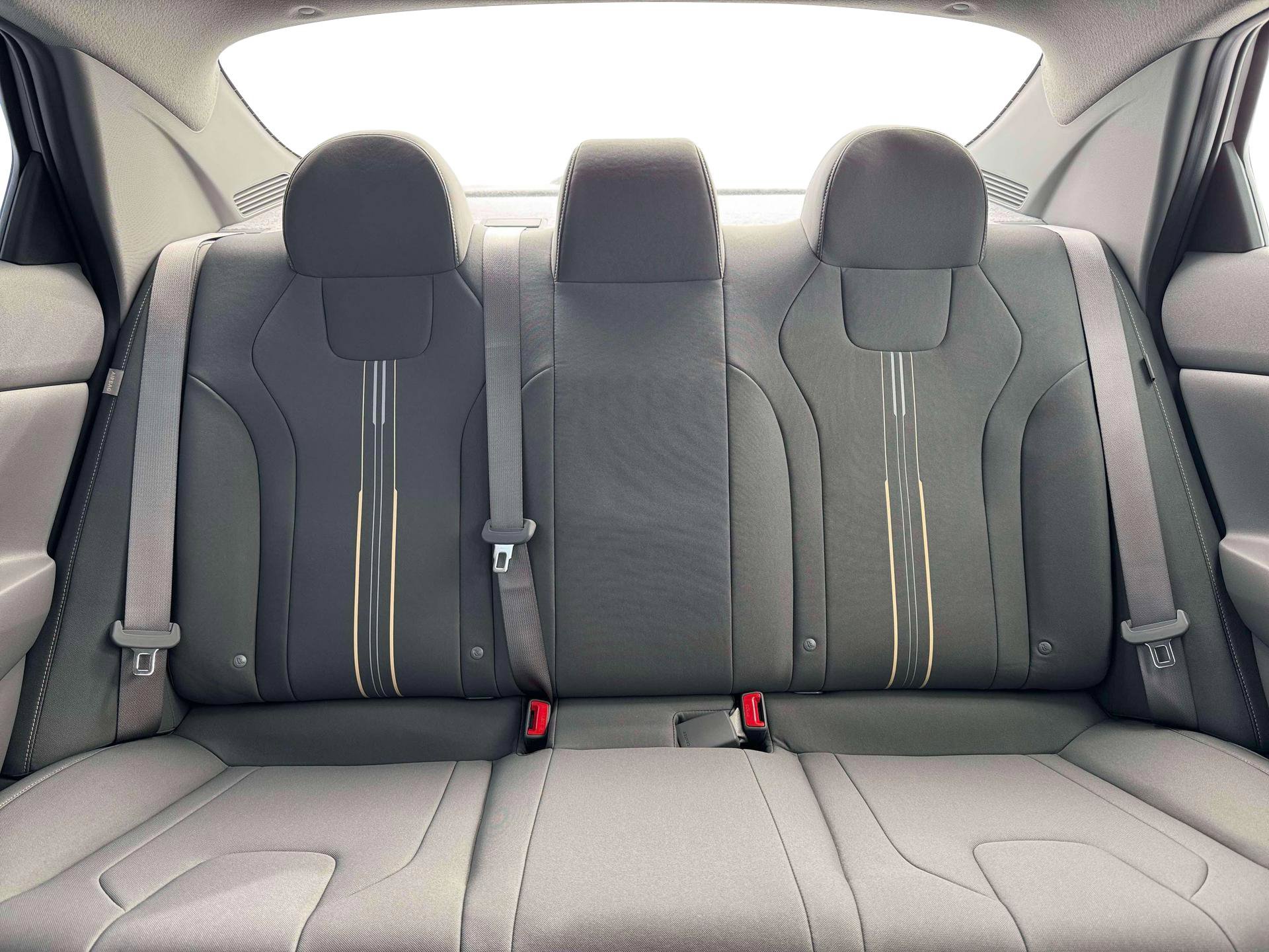 New 2026 Hyundai Elantra Hybrid FWD image 16