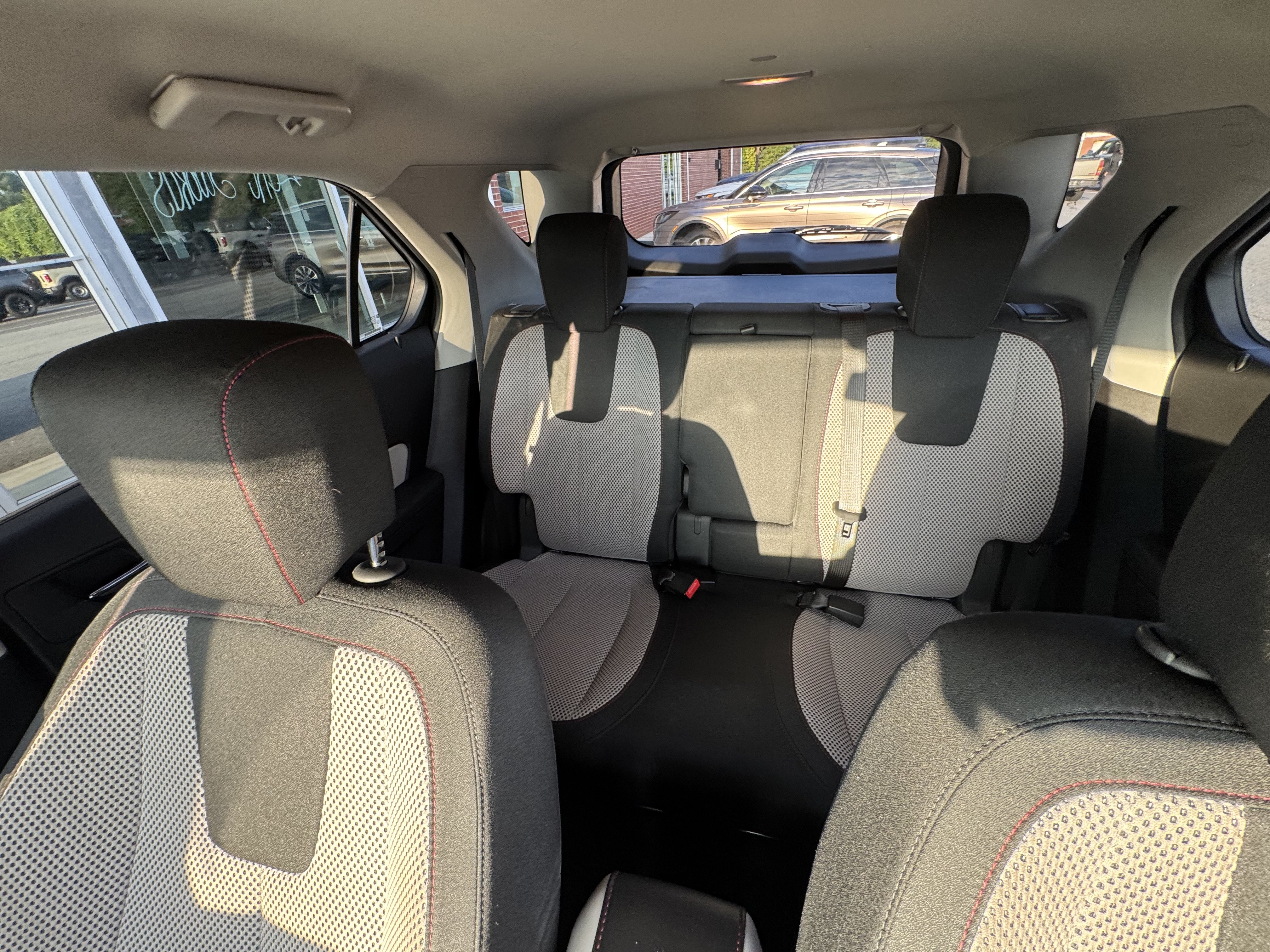 Used 2015 Chevrolet Equinox LT w/ Driver Convenience Package FWD image 11