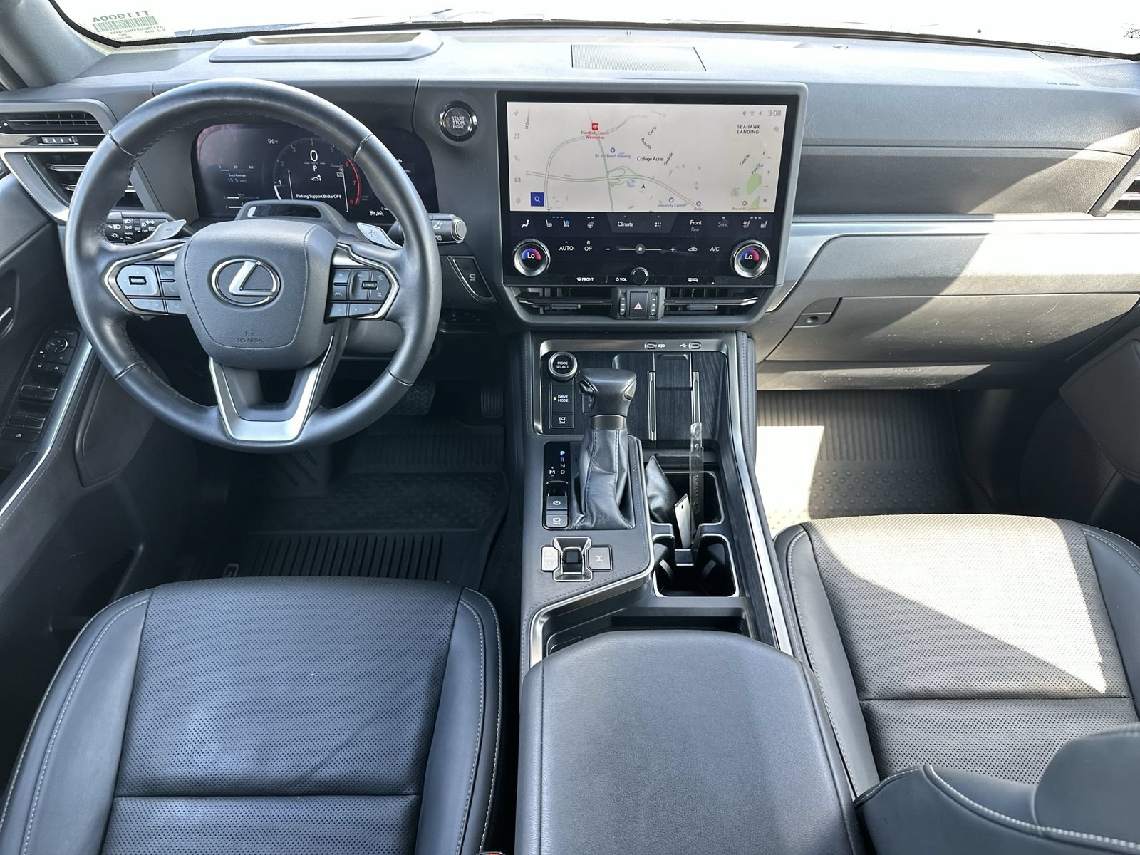Used 2024 Lexus GX 550 w/ Cold Area Package AWD/4WD image 18