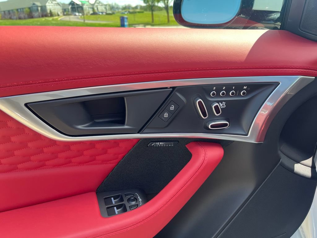 Used 2024 Jaguar F-TYPE R-Dynamic image 11