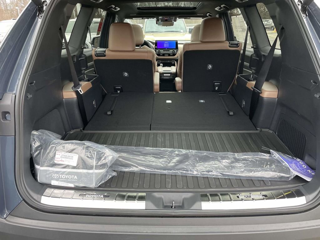 New 2026 Toyota Grand Highlander AWD Hybrid image 45