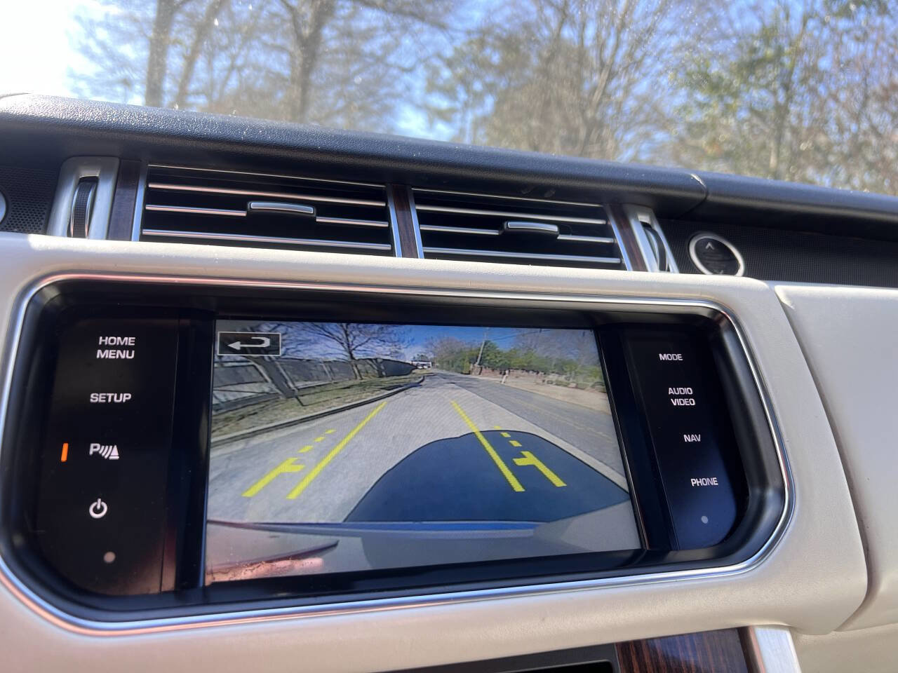 Used 2015 Land Rover Range Rover HSE image 14