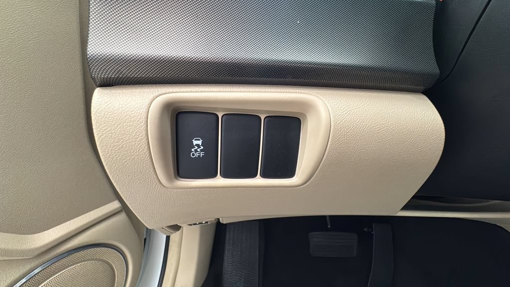 Used 2012 Acura TL w/ Technology Package FWD image 30