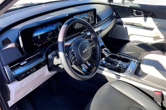 Certified 2022 Kia Carnival SX Prestige image 13