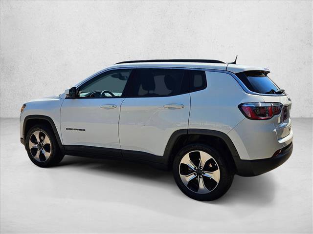 Used 2018 Jeep Compass Latitude w/ Popular Equipment Group FWD image 8