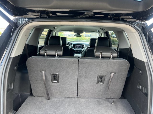 Used 2023 GMC Acadia SLT FWD image 5