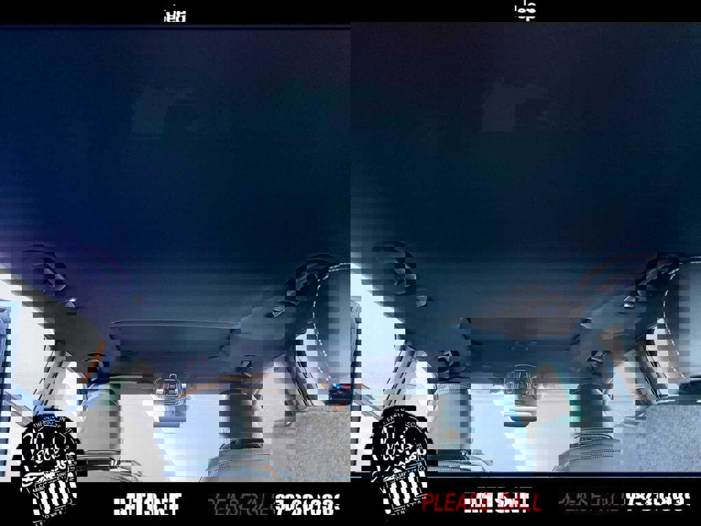 New 2025 Jeep Grand Cherokee Altitude image 14