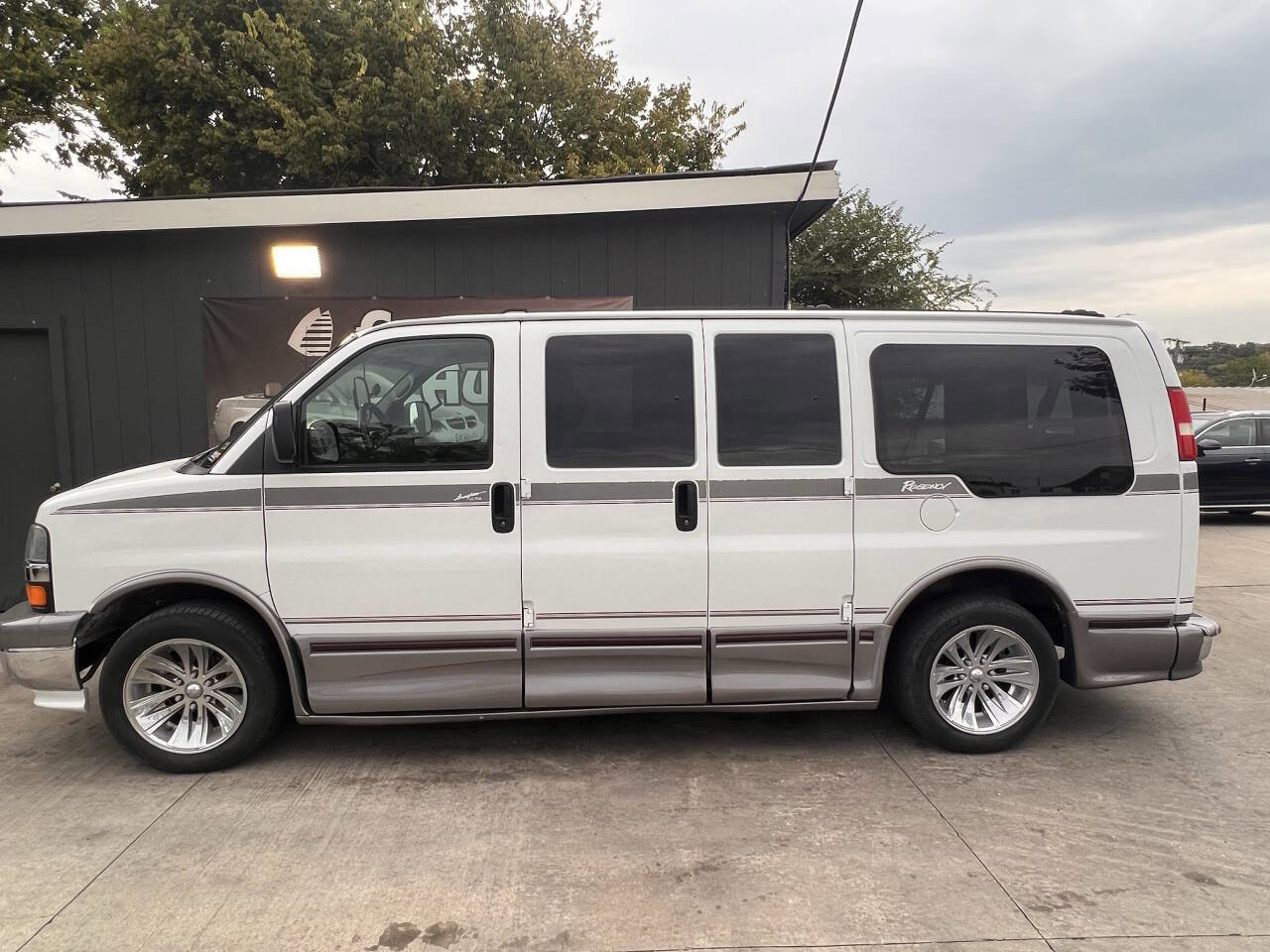 Used 2004 Chevrolet Express 1500 1500 3dr Cargo 135 in. WB w/ LS Preferred Equipment Group image 5