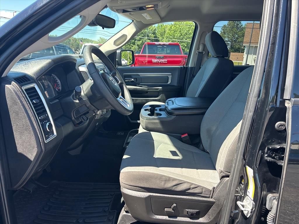 Used 2022 RAM 1500 Classic SLT w/ Protection Group AWD/4WD image 24