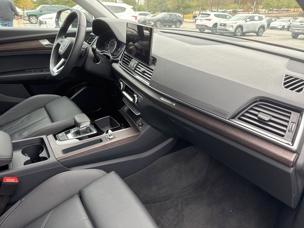 Used 2024 Audi Q5 2.0T Premium w/ Convenience Package image 27