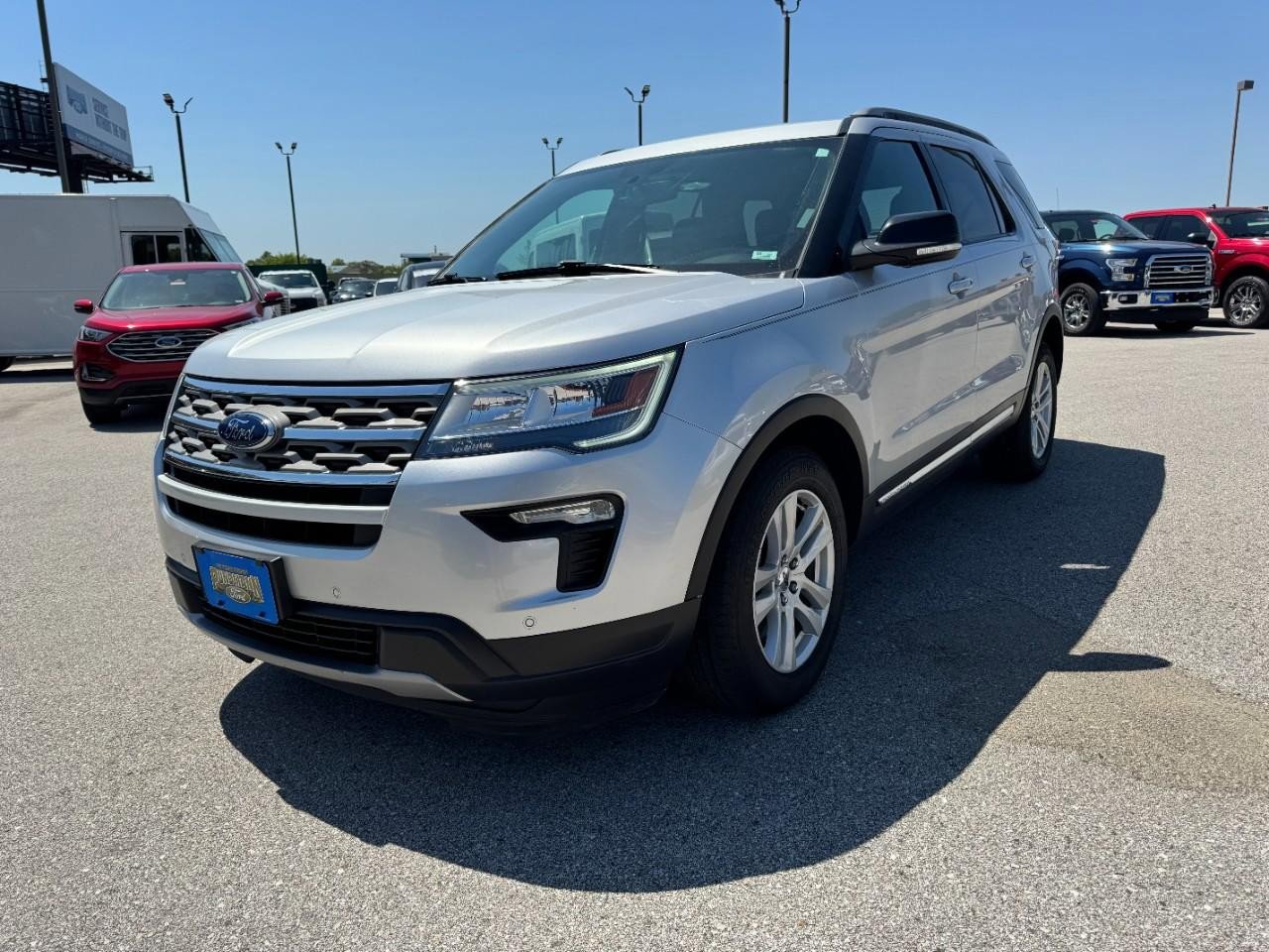 Used 2018 Ford Explorer XLT w/ Equipment Group 202A FWD image 8