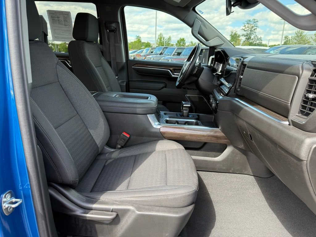 Used 2022 Chevrolet Silverado 1500 RST AWD/4WD image 28