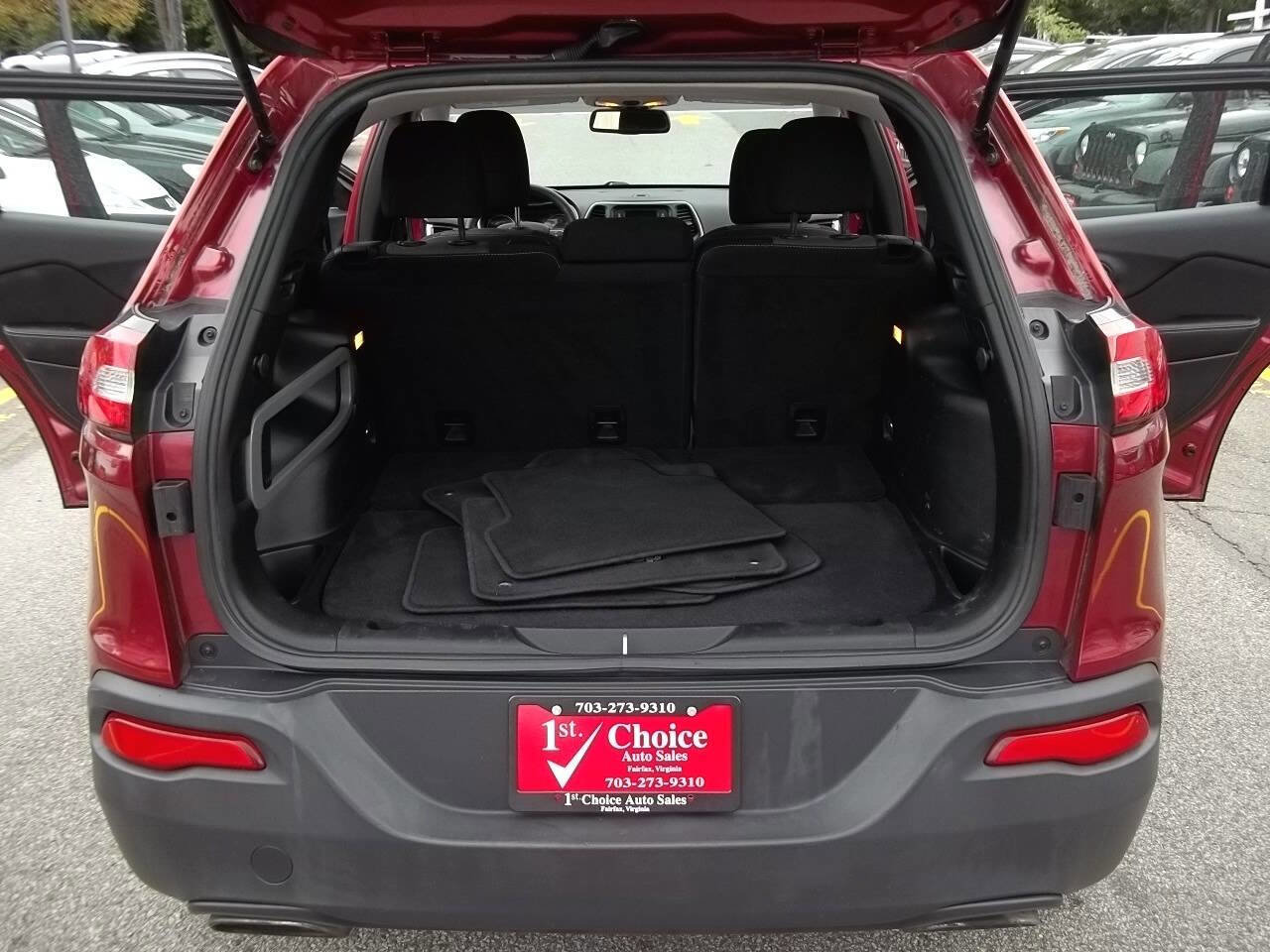 Used 2017 Jeep Cherokee Sport image 31