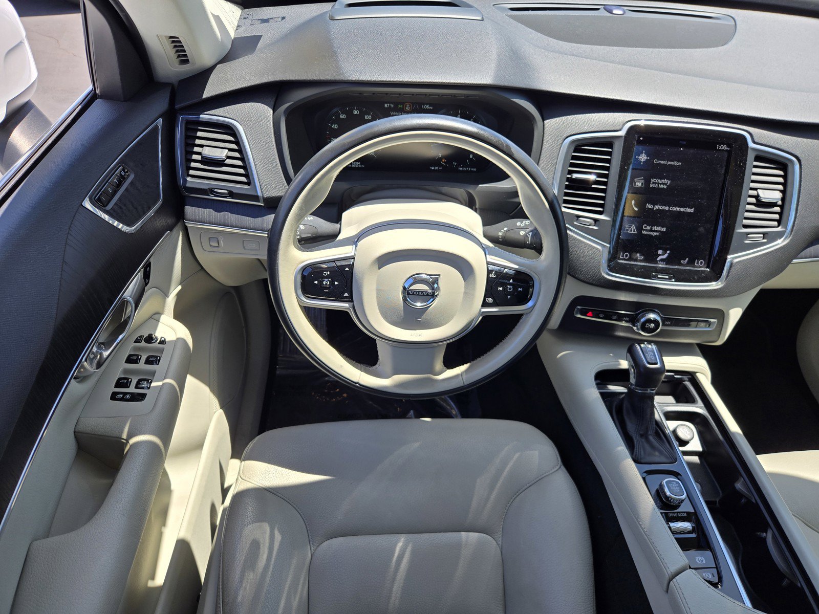 Used 2020 Volvo XC90 T6 Momentum AWD/4WD image 14