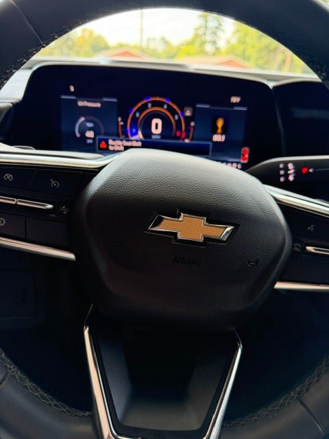 Used 2025 Chevrolet Suburban LT RWD image 10