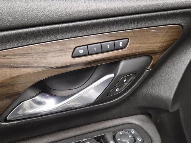 Used 2020 GMC Terrain Denali w/ Denali Premium Package image 18