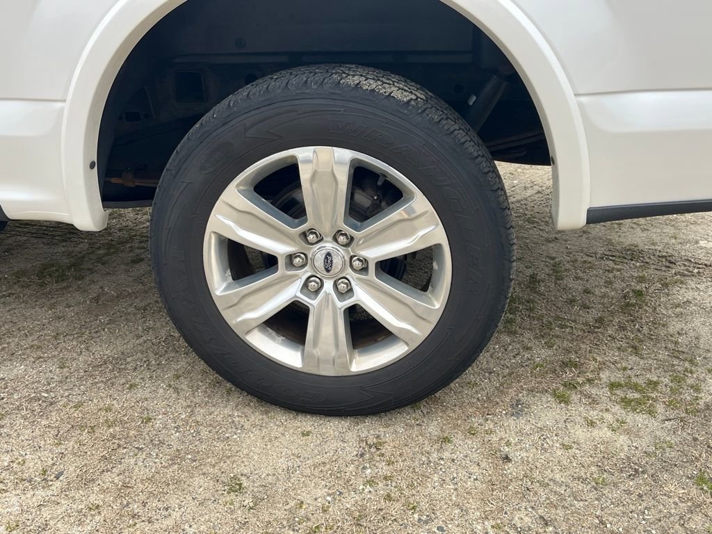 Used 2018 Ford F150 Platinum w/ Equipment Group 701A Luxury image 7