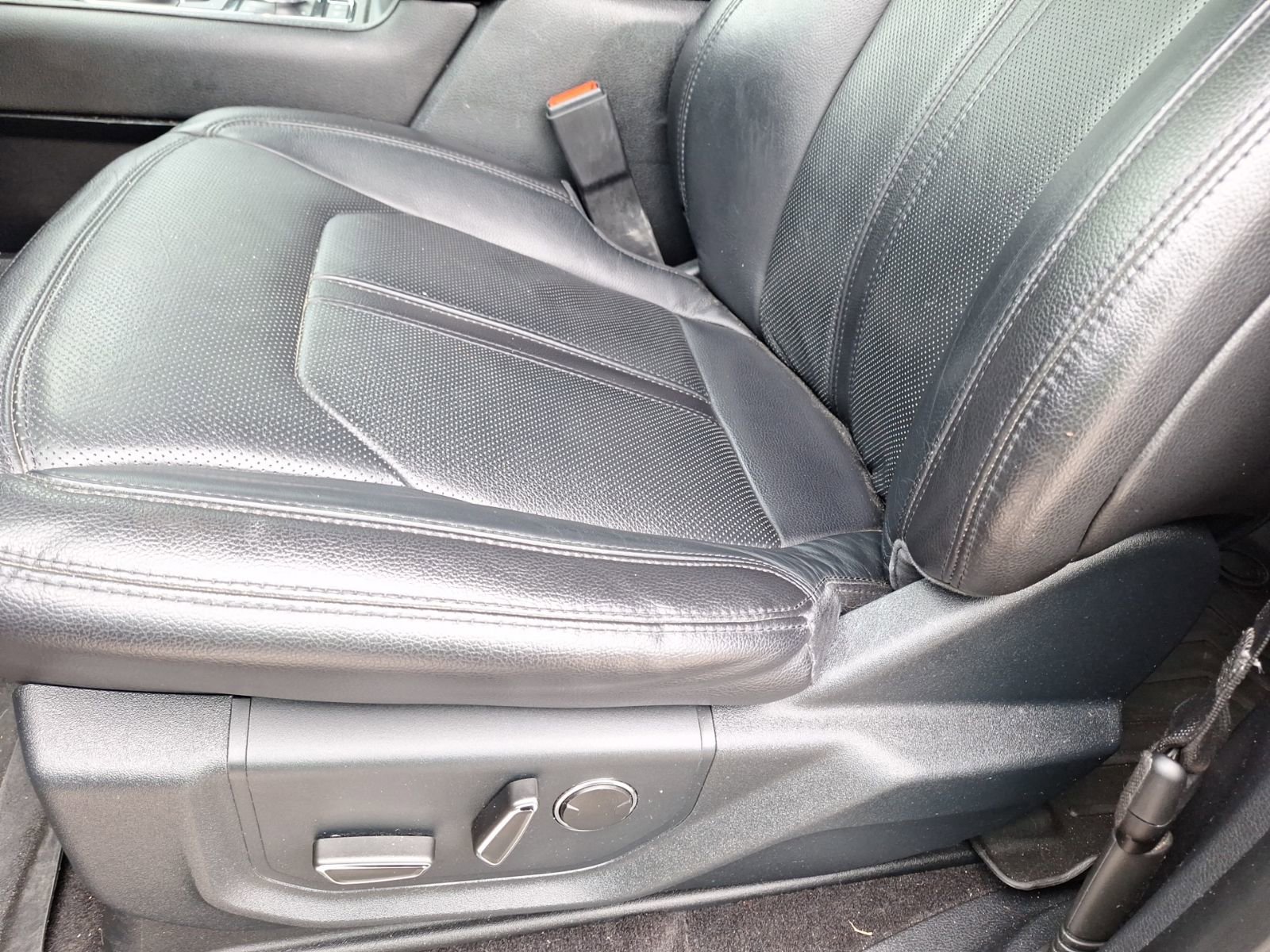 Used 2020 Ford Expedition Limited w/ Texas Edition Package AWD/4WD image 16