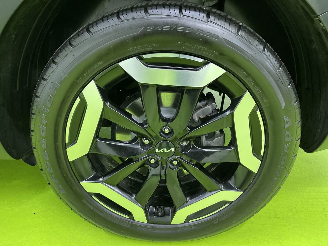 Used 2023 Kia Telluride EX w/ EX Captain's Chair Package image 14