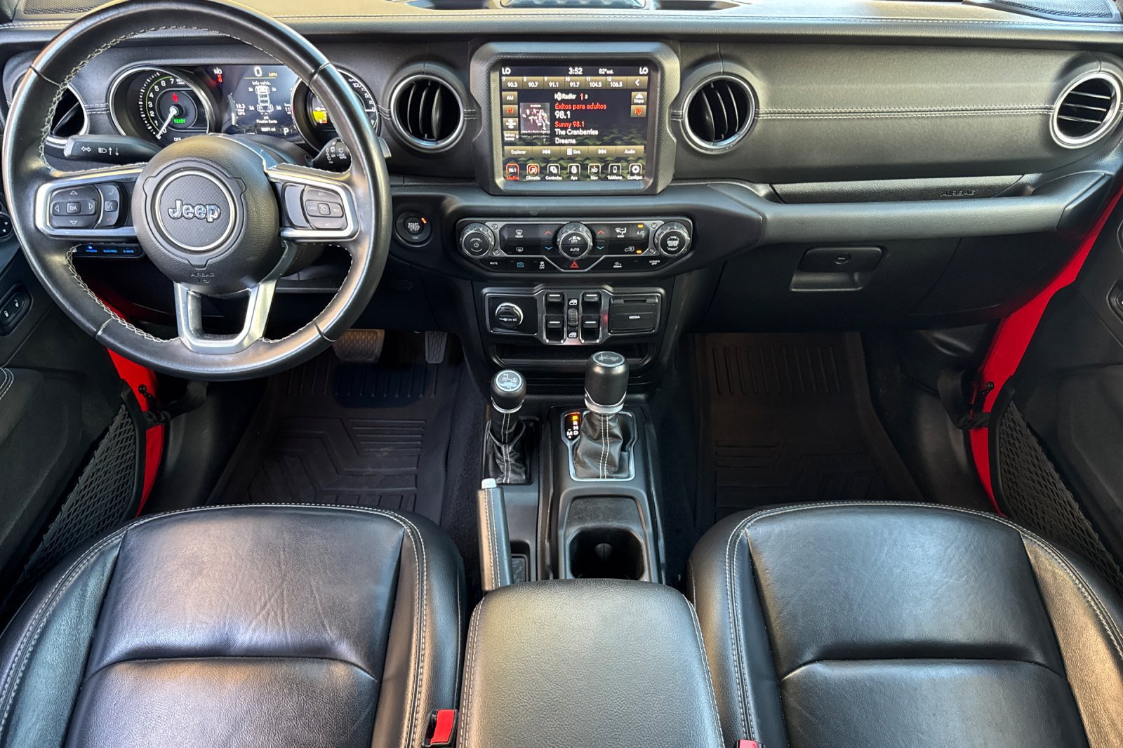 Used 2021 Jeep Wrangler Unlimited Sahara AWD/4WD image 12