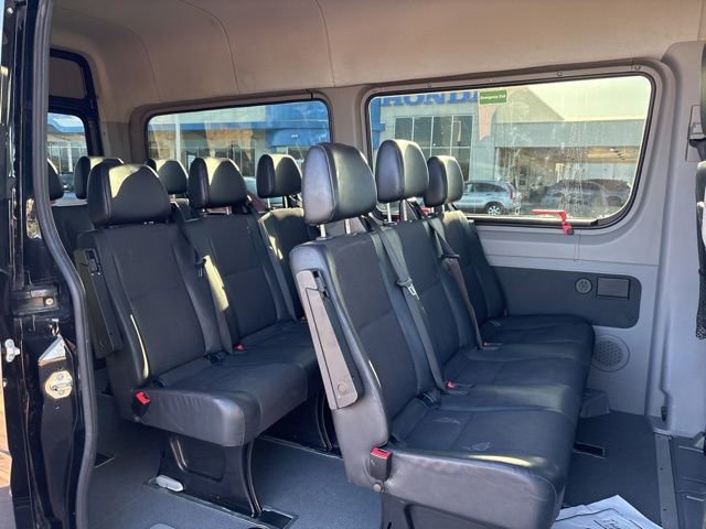 Used 2016 Mercedes-Benz Sprinter 2500 image 21