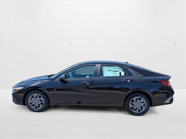 New 2025 Hyundai Elantra Blue image 5