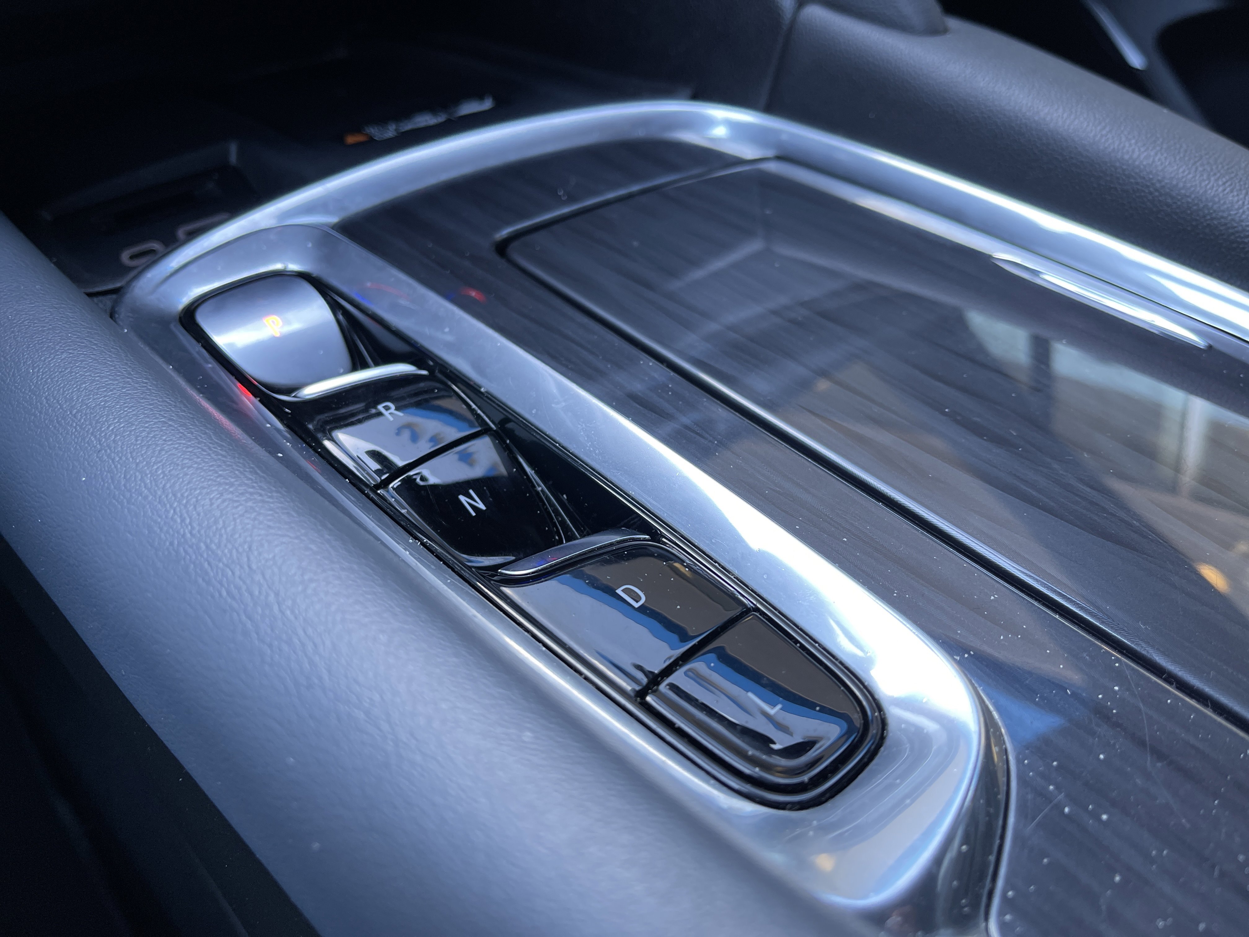 Used 2023 Buick Enclave Essence image 31