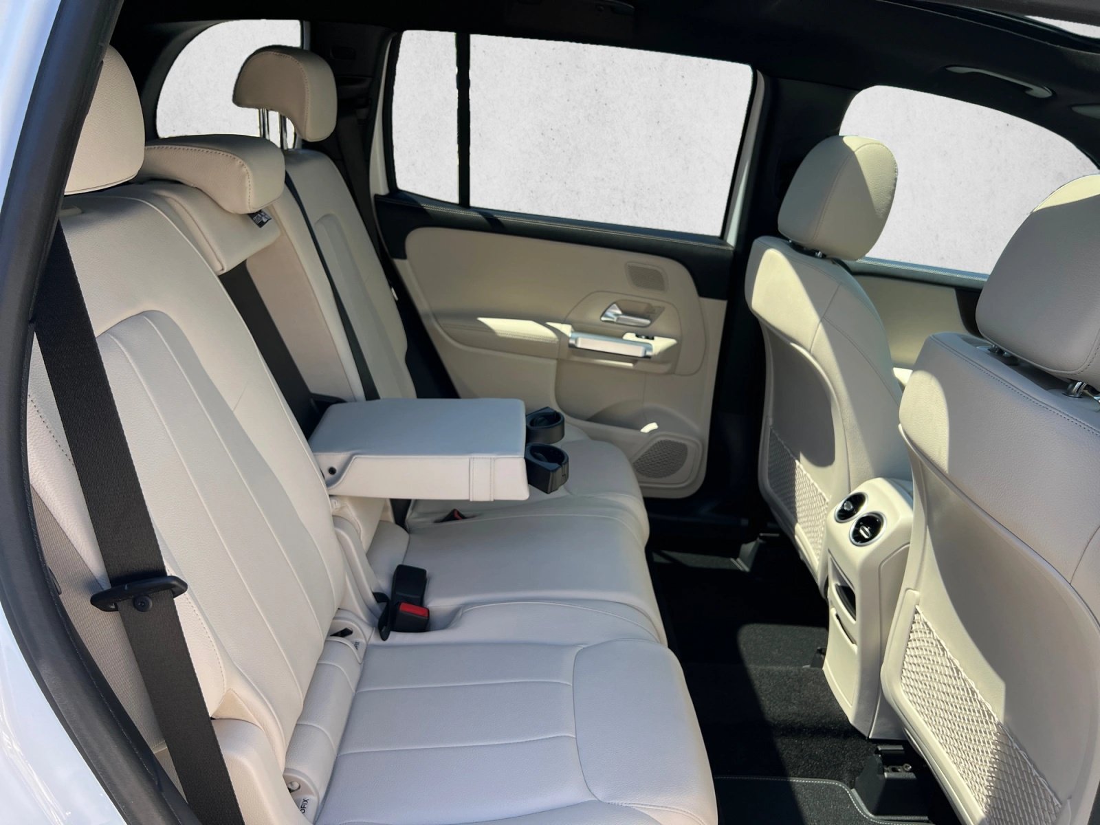 Used 2026 Mercedes-Benz GLB 250 4MATIC image 25
