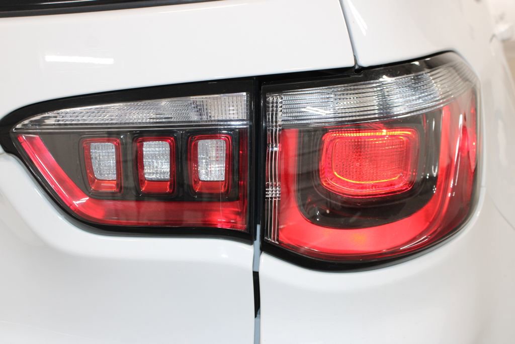 Used 2025 Jeep Compass Trailhawk image 28