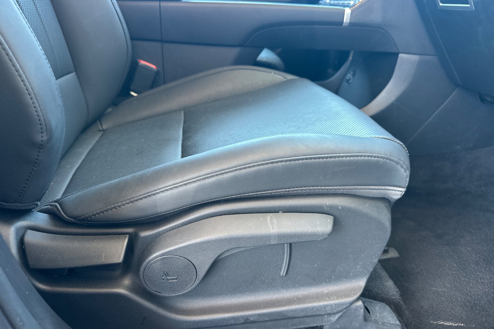 Used 2026 Hyundai Santa Fe SEL AWD/4WD image 24