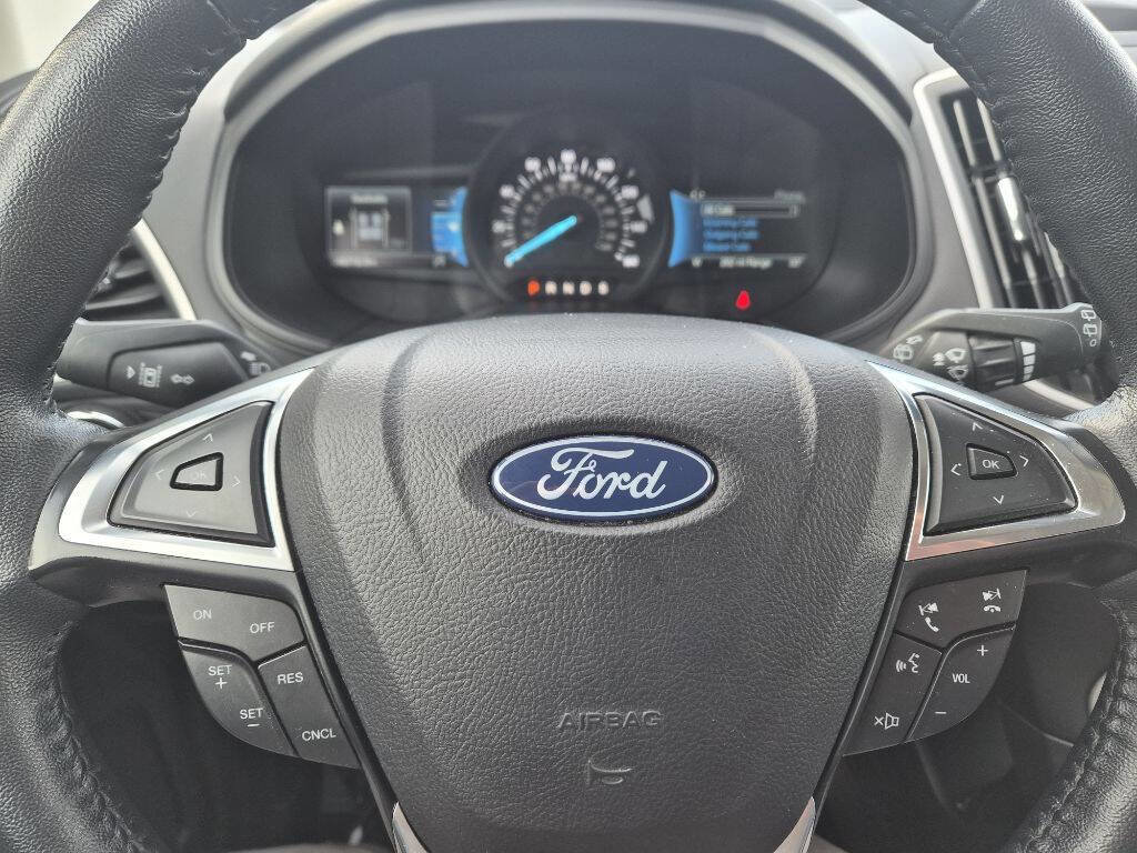 Used 2024 Ford Edge SEL image 9