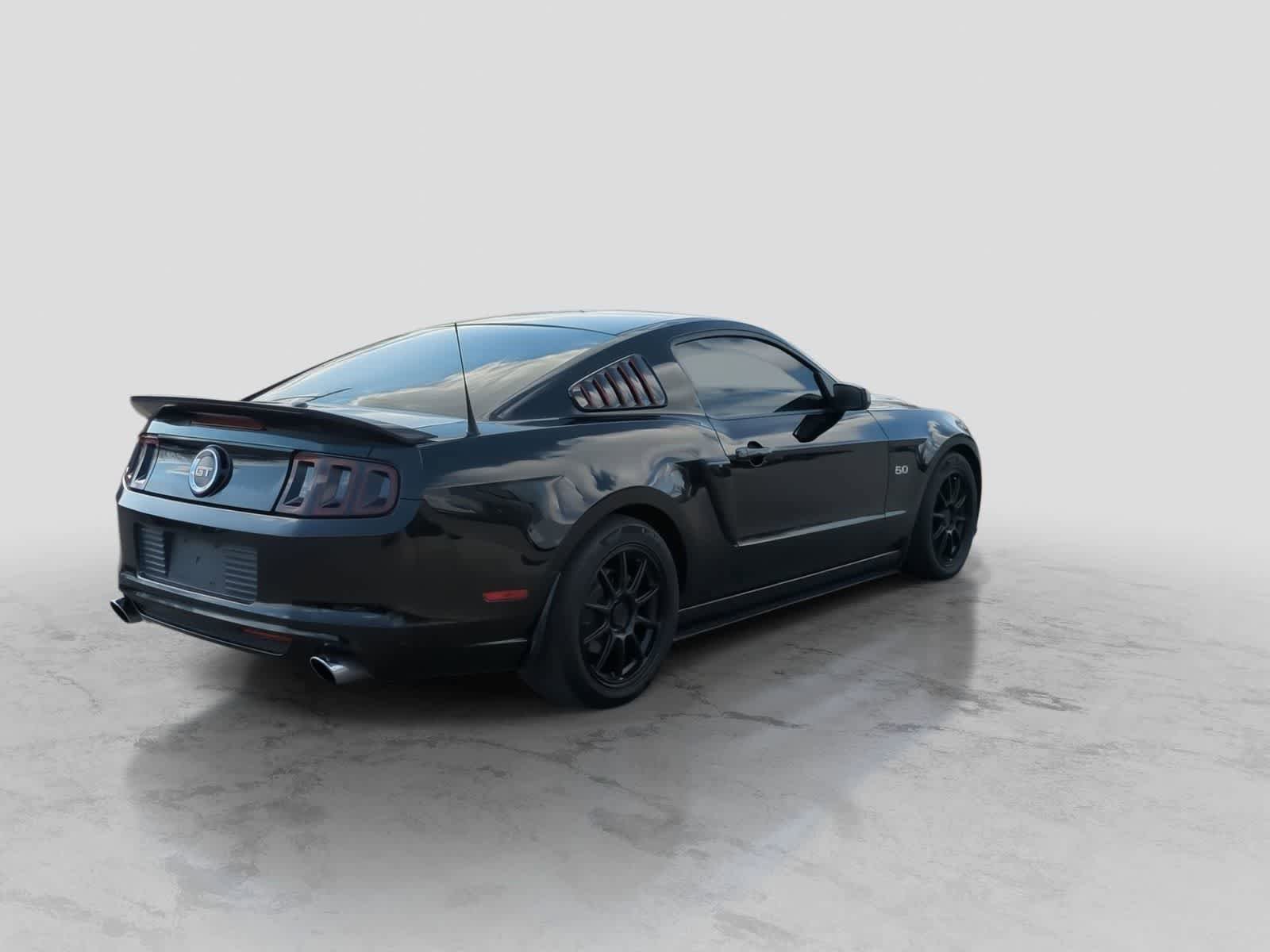 Used 2013 Ford Mustang GT Premium w/ Comfort Pkg RWD image 8