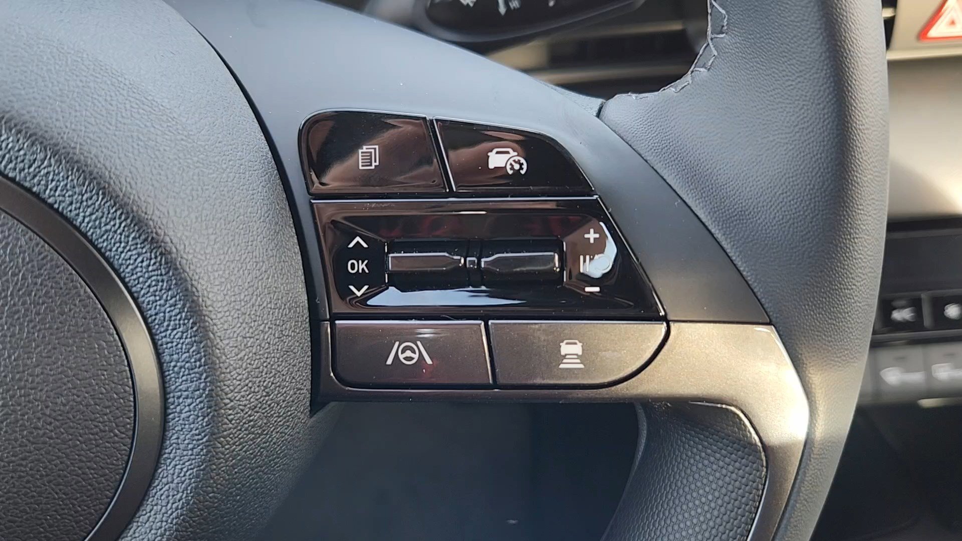 New 2026 Hyundai Elantra SEL Sport Premium image 13