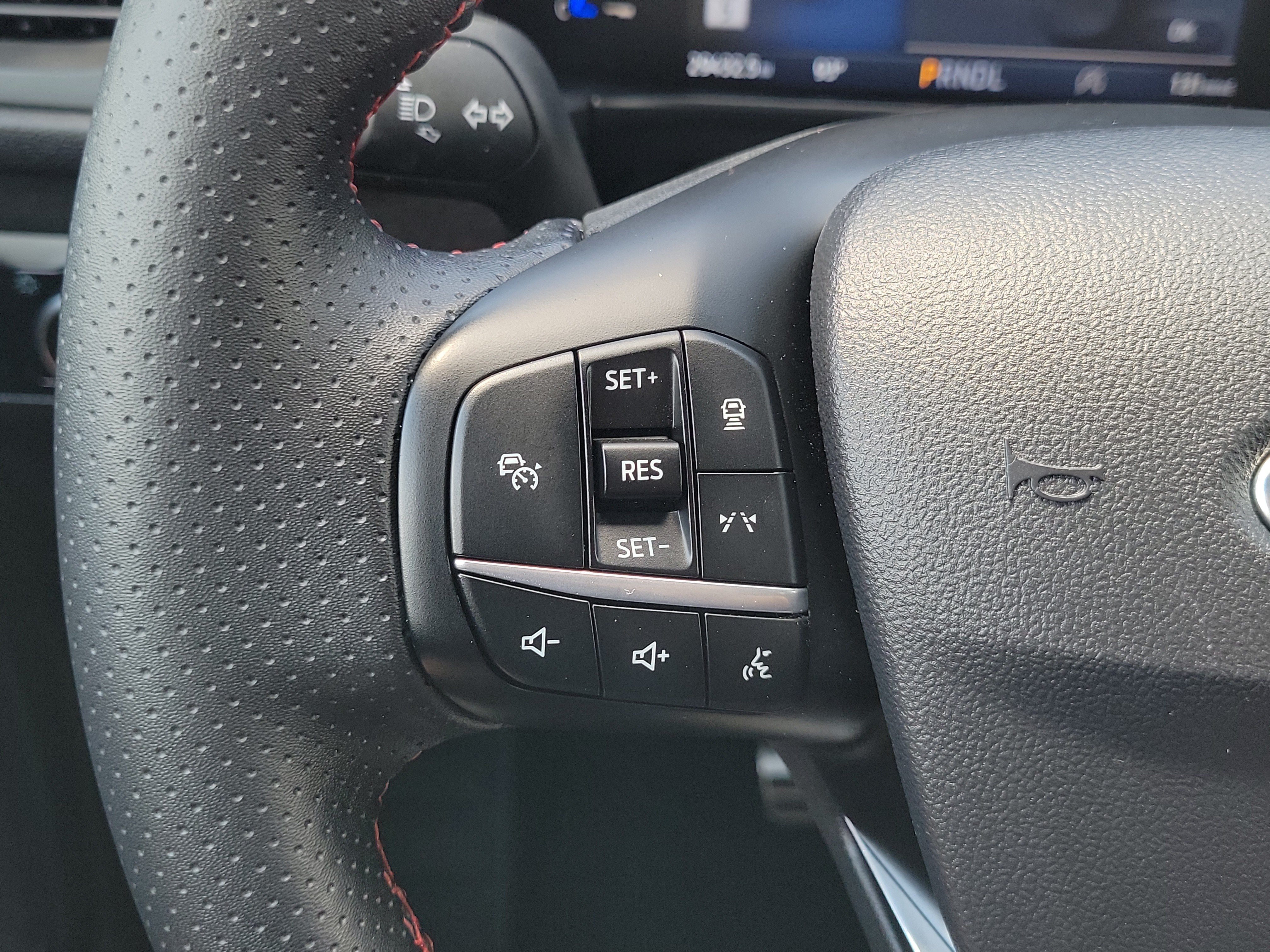 Certified 2024 Ford Escape ST-Line w/ Tech Pack #1 FWD image 25