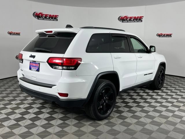 Used 2018 Jeep Grand Cherokee Laredo AWD/4WD image 3