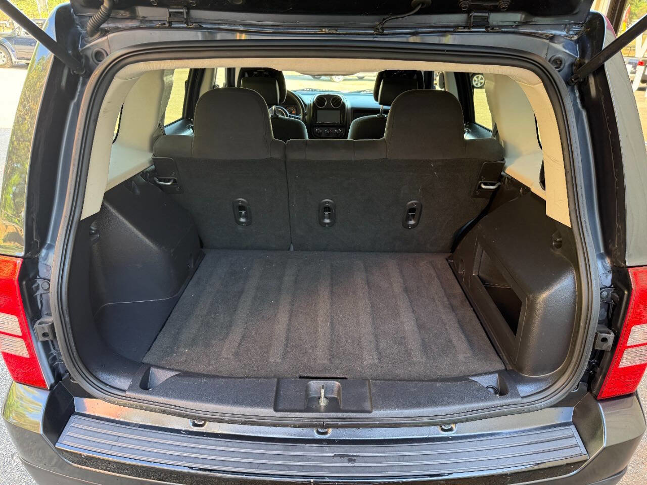 Used 2015 Jeep Patriot Sport w/ Power Value Group AWD/4WD image 14