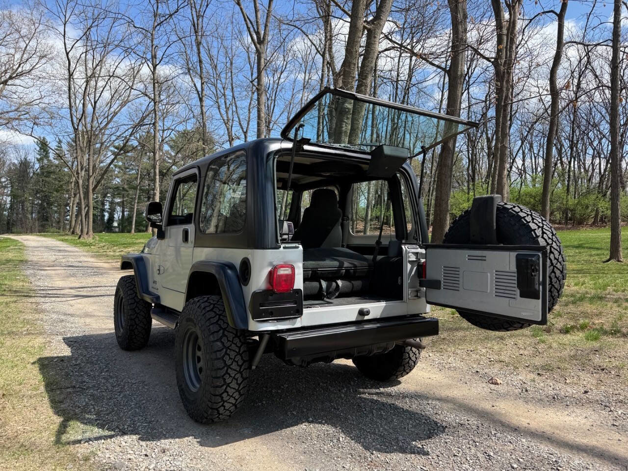 Used 2003 Jeep Wrangler SE image 36