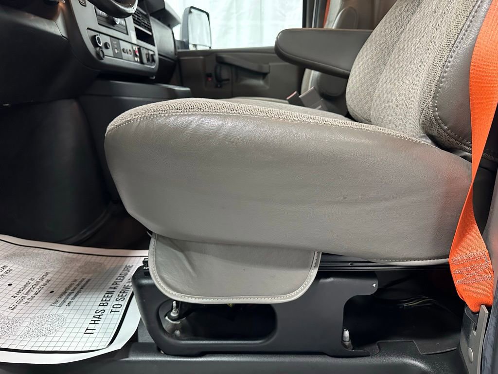 Used 2022 Chevrolet Express 3500 w/ Power Convenience Package image 13