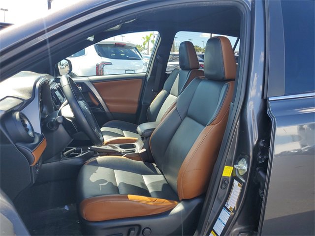 Used 2017 Toyota RAV4 SE image 14