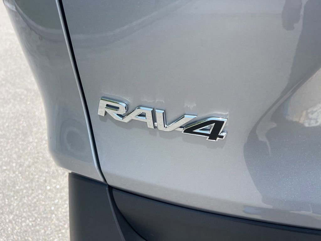 Used 2025 Toyota RAV4 XLE FWD image 27