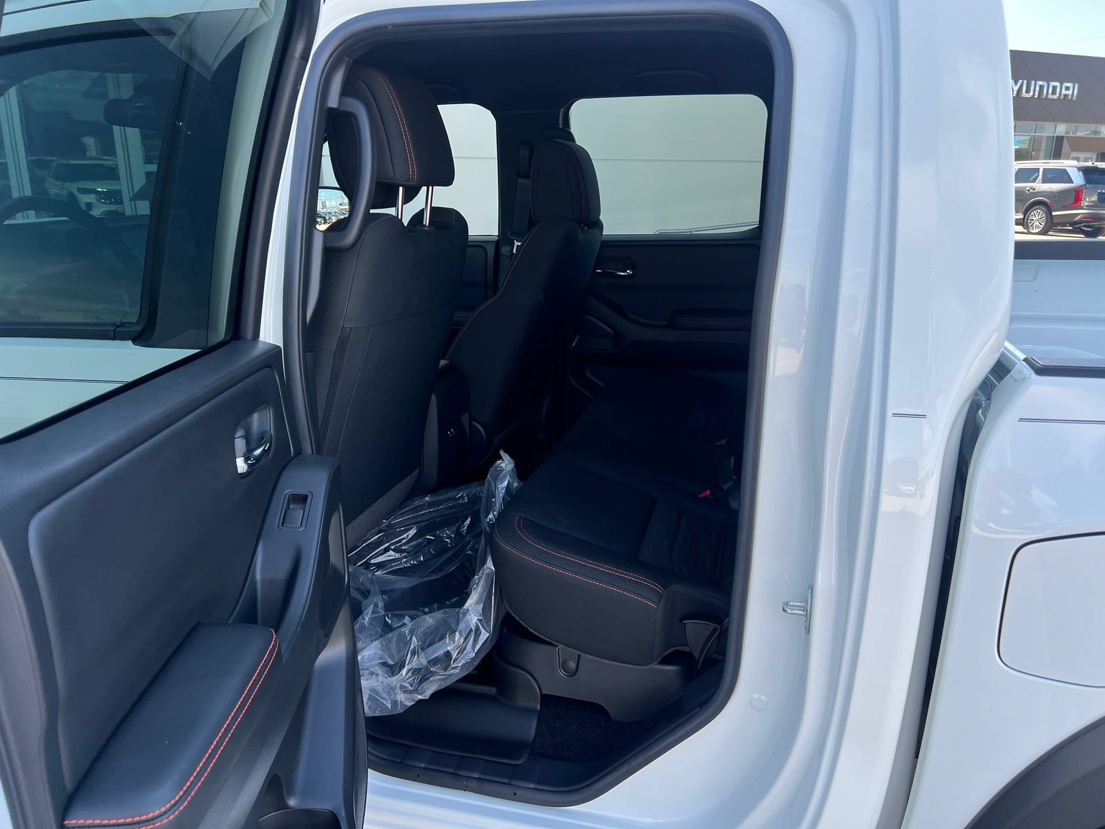 Used 2025 Nissan Frontier PRO-4X AWD/4WD image 11