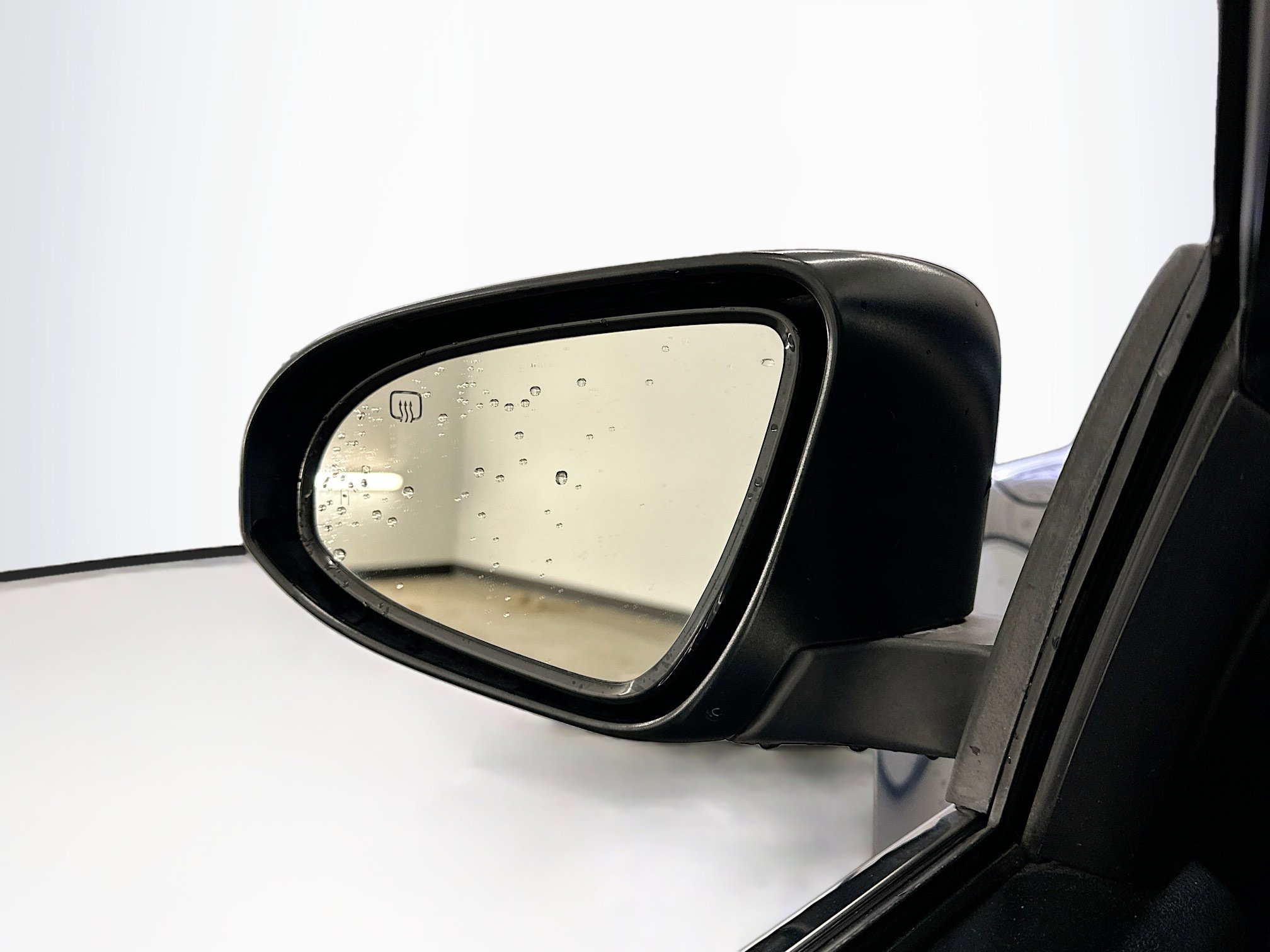 Used 2016 Toyota Avalon Limited image 16