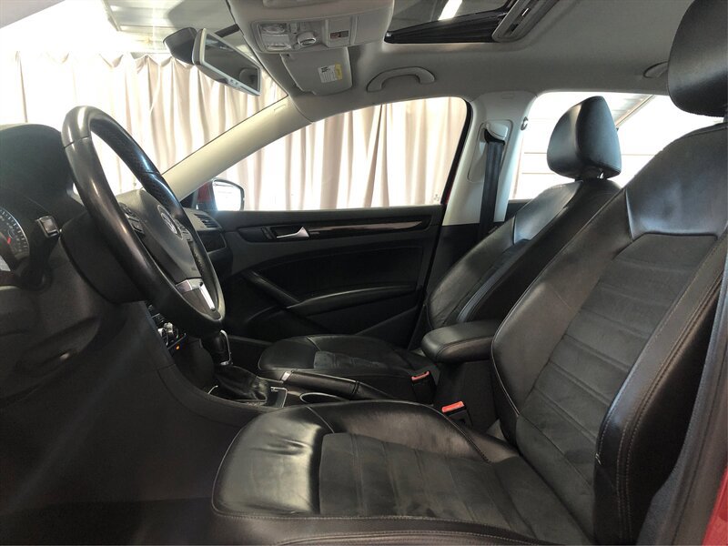 Used 2015 Volkswagen Passat TDI SEL Premium FWD image 9