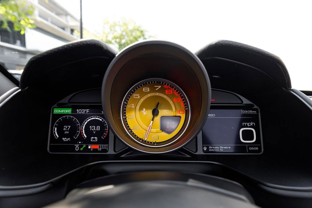 Used 2019 Ferrari Portofino RWD image 36