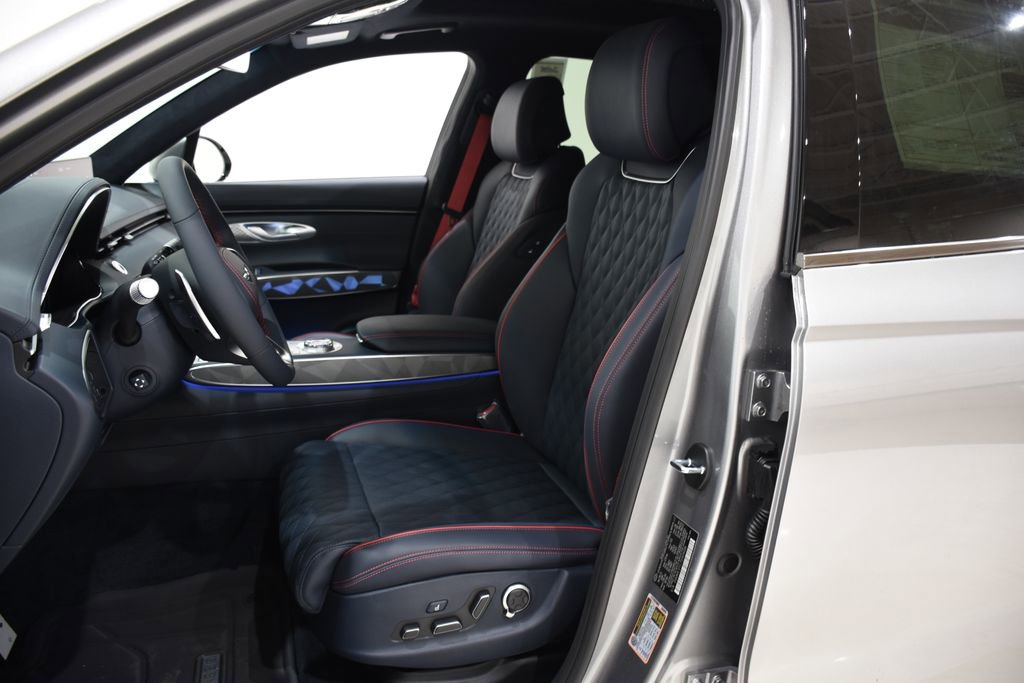 New 2025 Genesis GV70 3.5T Sport w/ Sport Advanced Package image 16