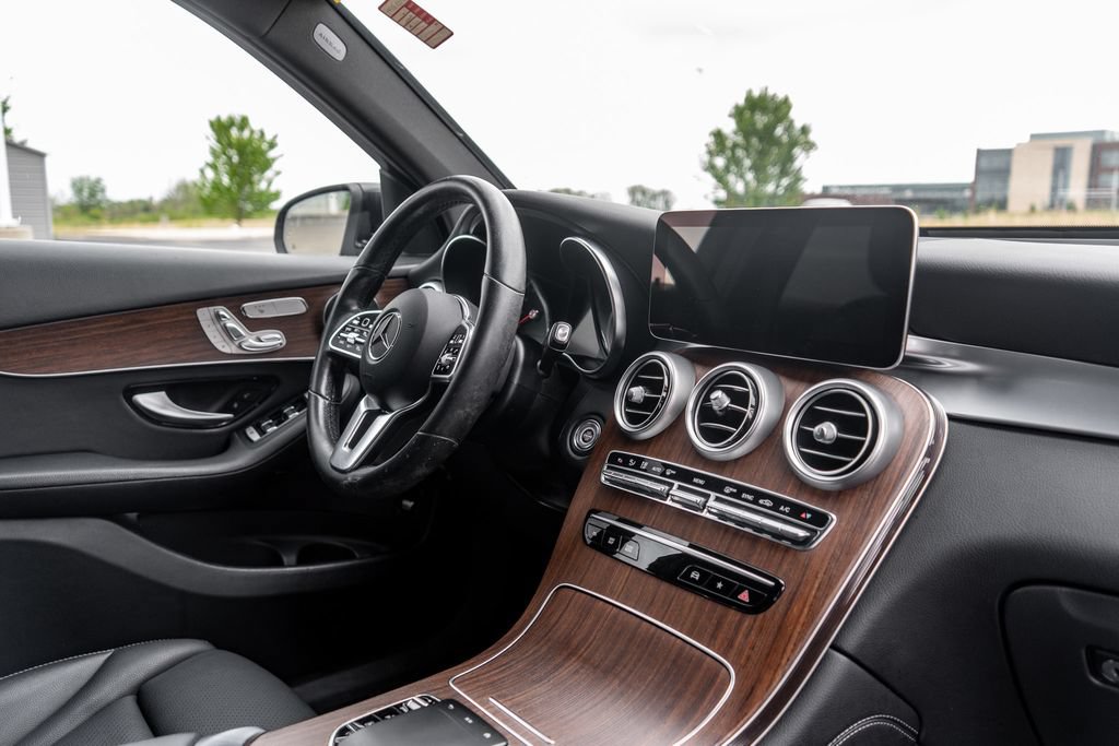 Used 2021 Mercedes-Benz GLC 300 4MATIC image 12