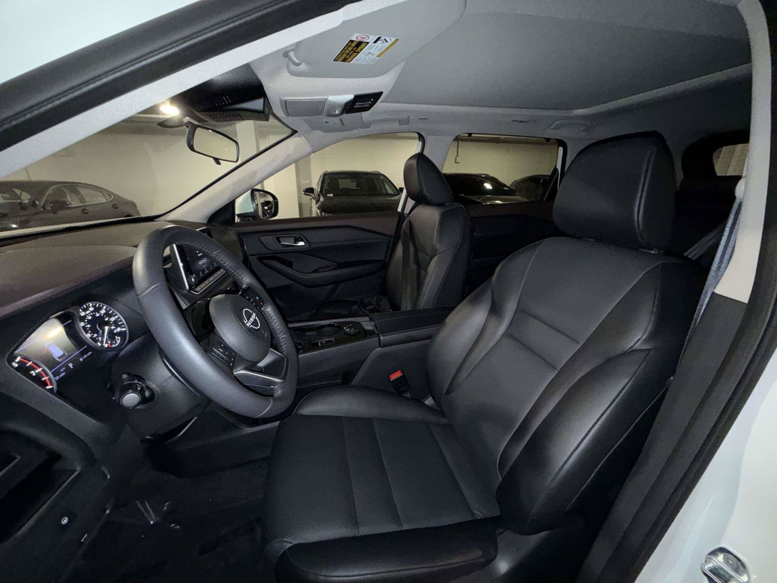 Used 2023 Nissan Rogue SV w/ SV Premium Package AWD/4WD image 2