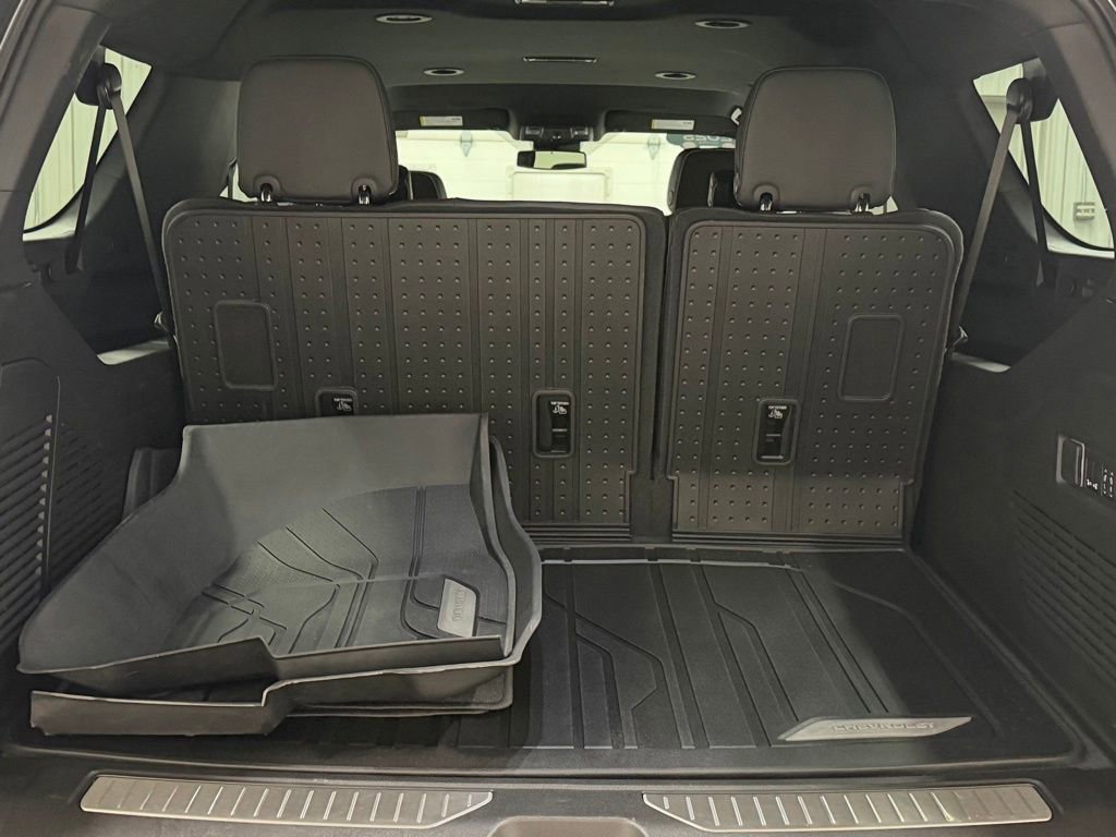 Certified 2025 Chevrolet Suburban Premier AWD/4WD image 17