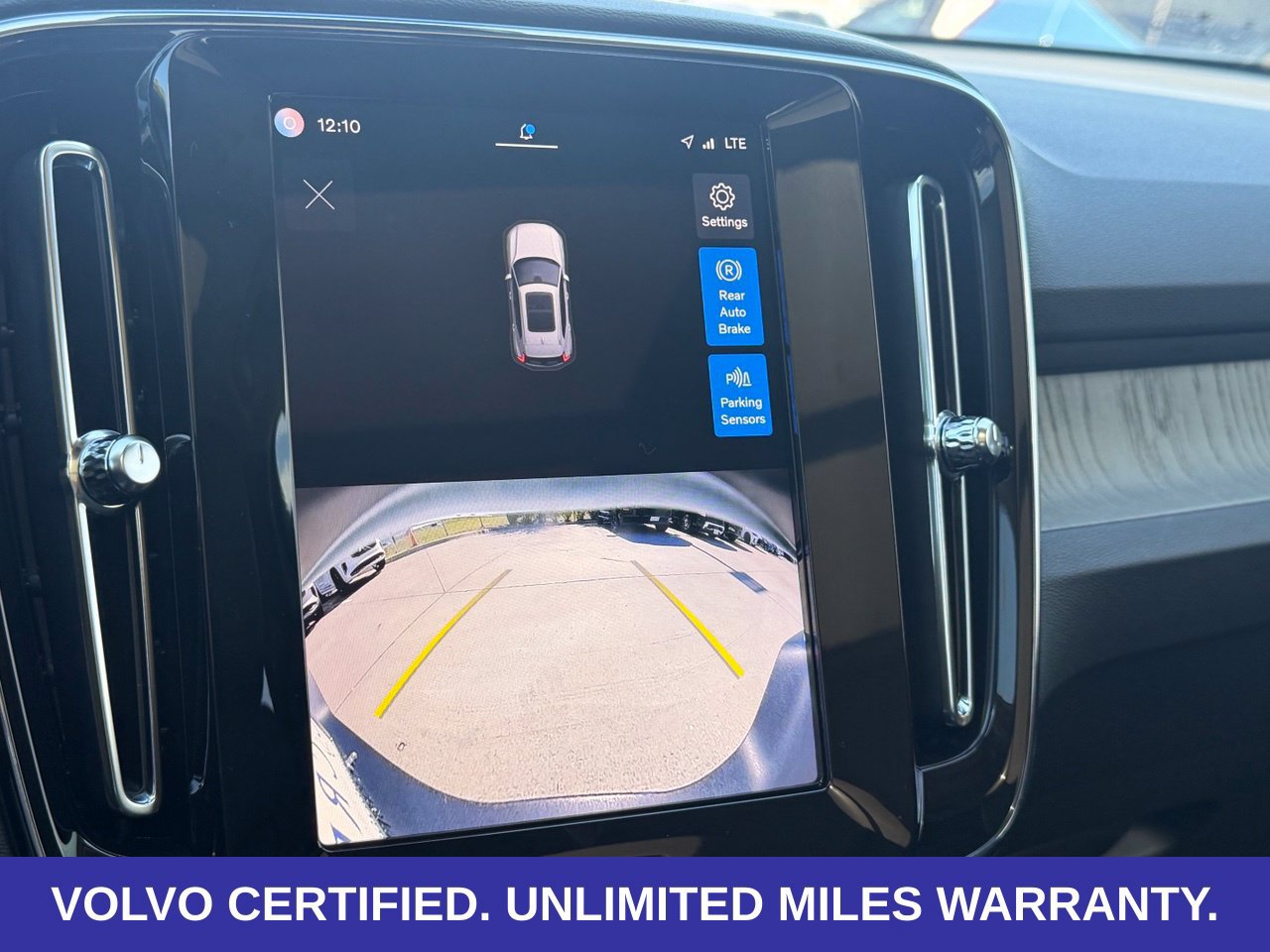 Certified 2024 Volvo XC40 B5 Core w/ Protection Package Premier AWD/4WD image 28