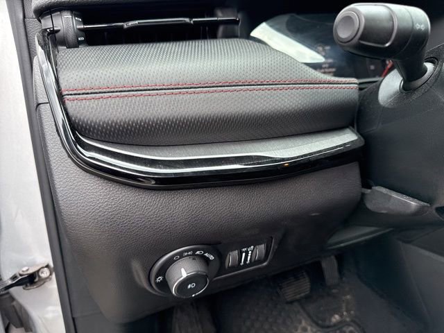 Used 2024 Jeep Compass Trailhawk AWD/4WD image 10